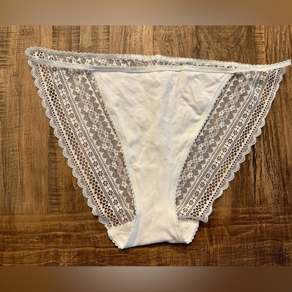 VICTORIA’S SECRET XL Cream String Bikini Panty Cotton front & Lacey back NWOT - Picture 1 of 9